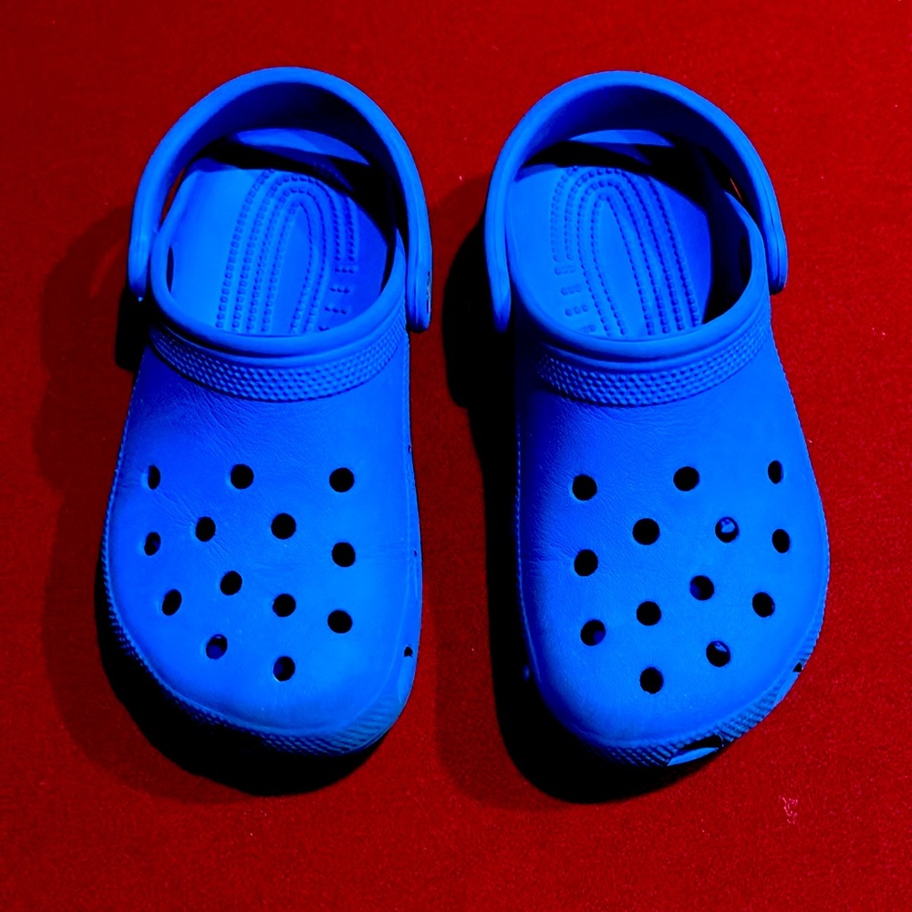 Crocs Classic in Royal Blue